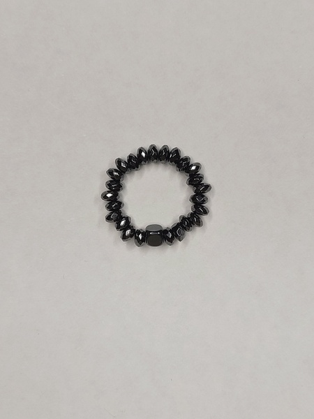 Кольцо из гематита рондель 100274 фото