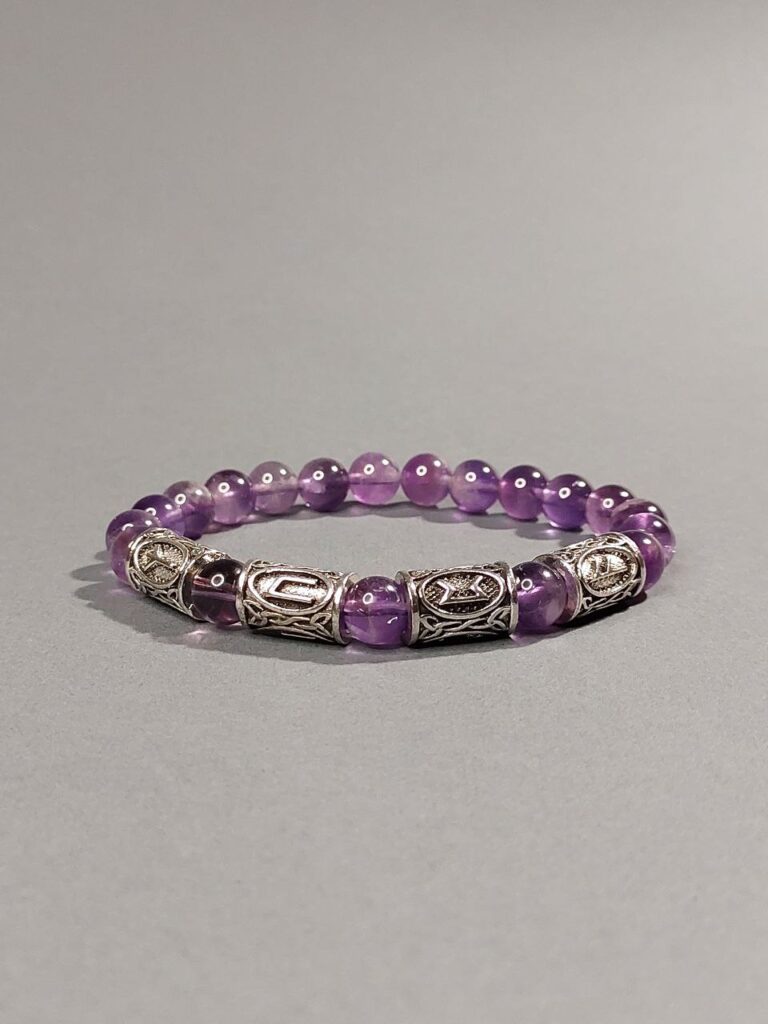 Рунний браслет “Вітер тяжіння” з натурального аметисту та рунної формули