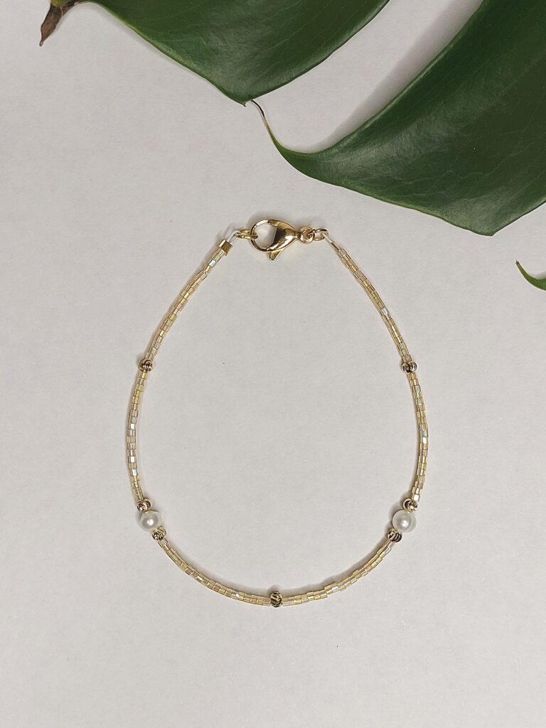 Браслет на ногу (Анклет) із жовтого перламутрового японського бісеру, натуральних перлів та фурнітури MILANO LUX