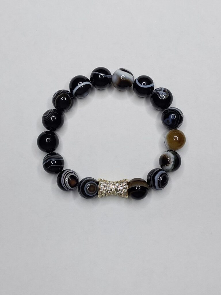 Браслет із намистин смугастого агату