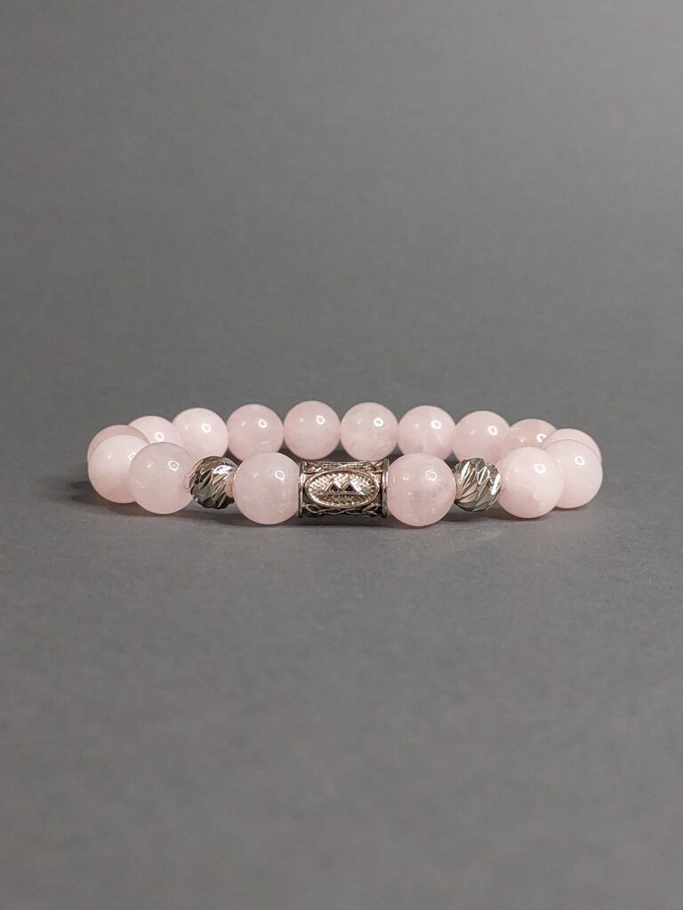 Браслет з рожевого кварцу та руни Беркана “Берегиня”