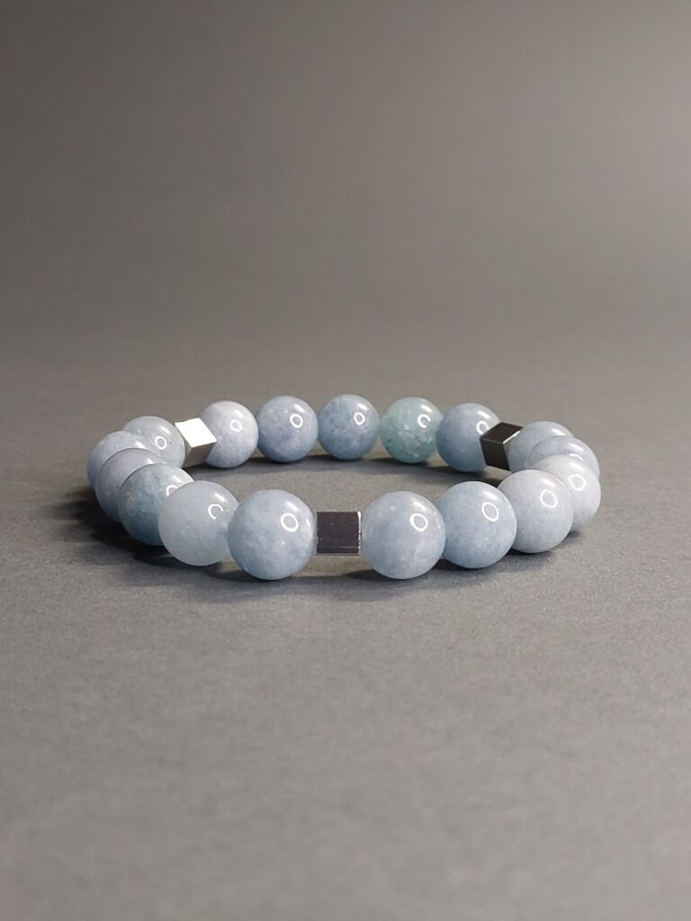 Браслет з аквамарину та фурнітури