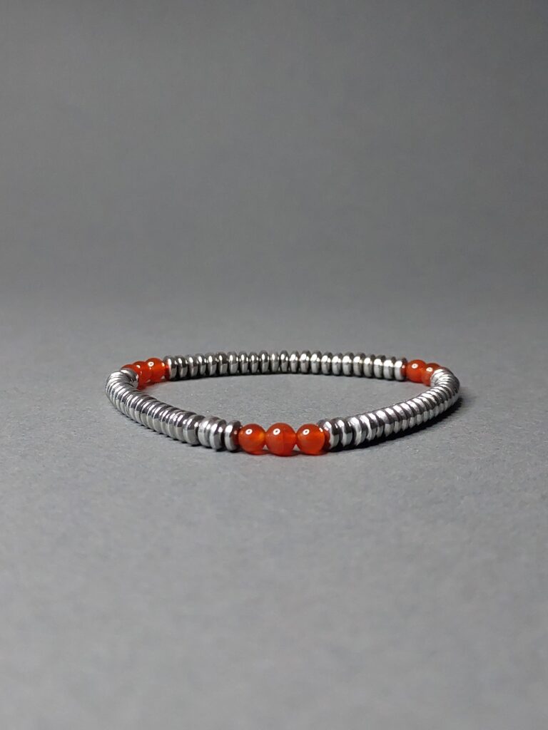 Браслет з гематиту та сердоліку