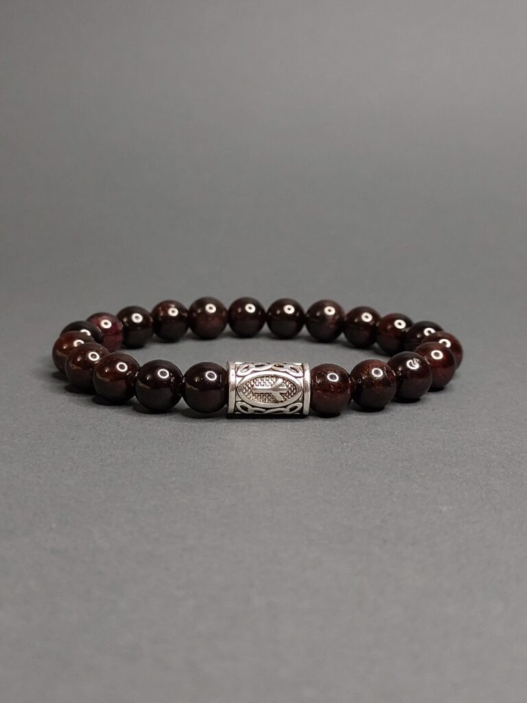 Браслет з гранату та руни Альгіз “Гранатовий Захист”