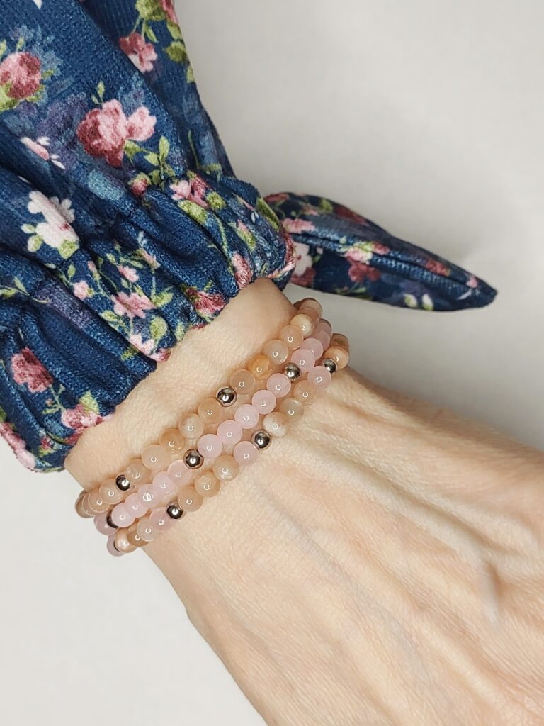 Сет браслетів з рожевого кварцу та селеніту